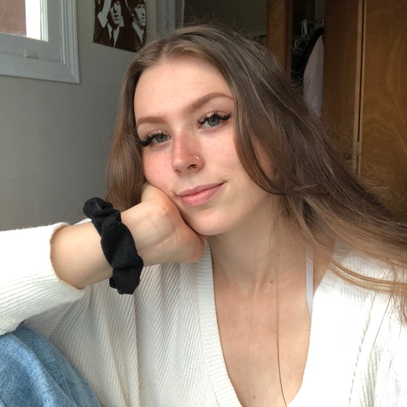 Meet your Posher, Emma - Picture 1 of 1